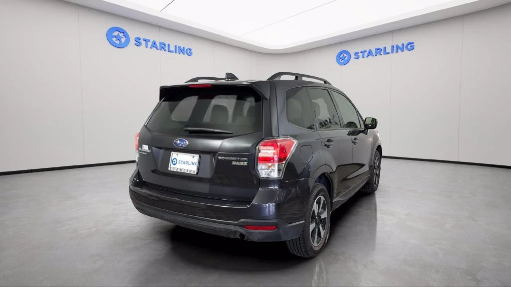 Used 2017 Gray Subaru 2.5i Premium image 8