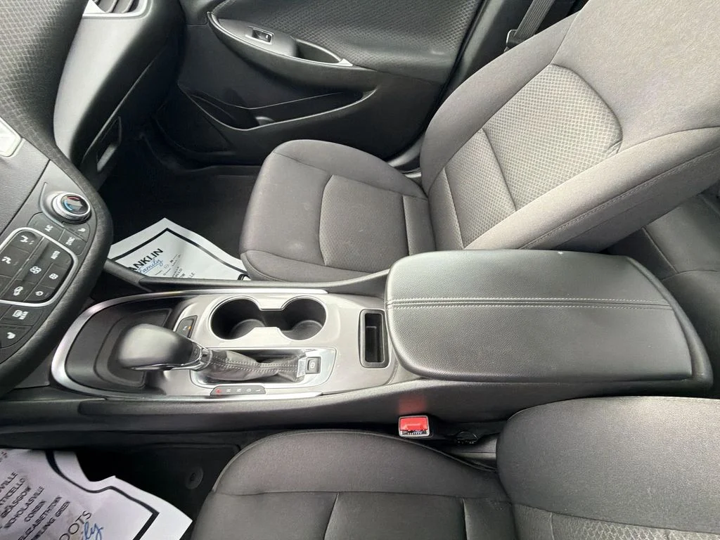 Used 2024 White Chevrolet LT image 26