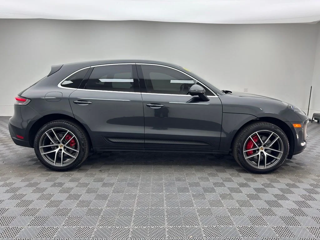 Used 2022 Volcano Grey Metallic Porsche S image 6