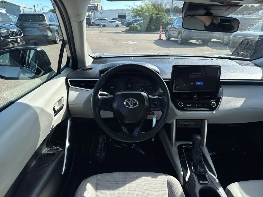 Used 2025 Silver Toyota L image 12