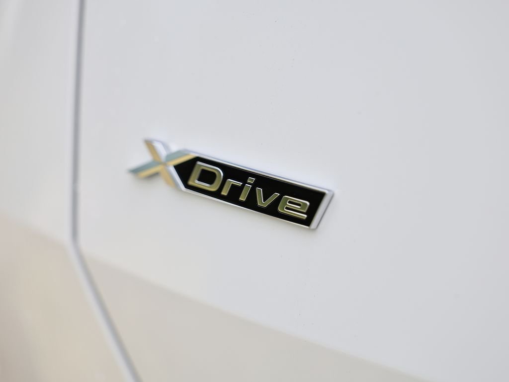 New 2026 Alpine White BMW 30 xDrive image 9
