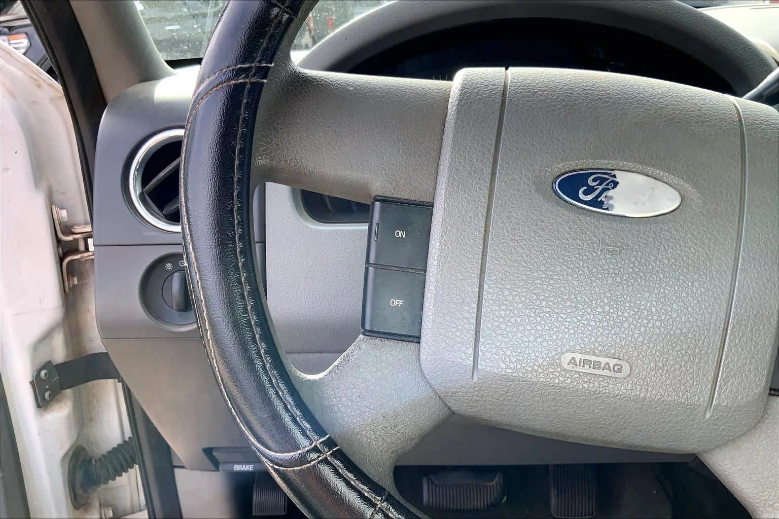Used 2007 White Sand Tri-Coat Metallic Ford XLT image 22