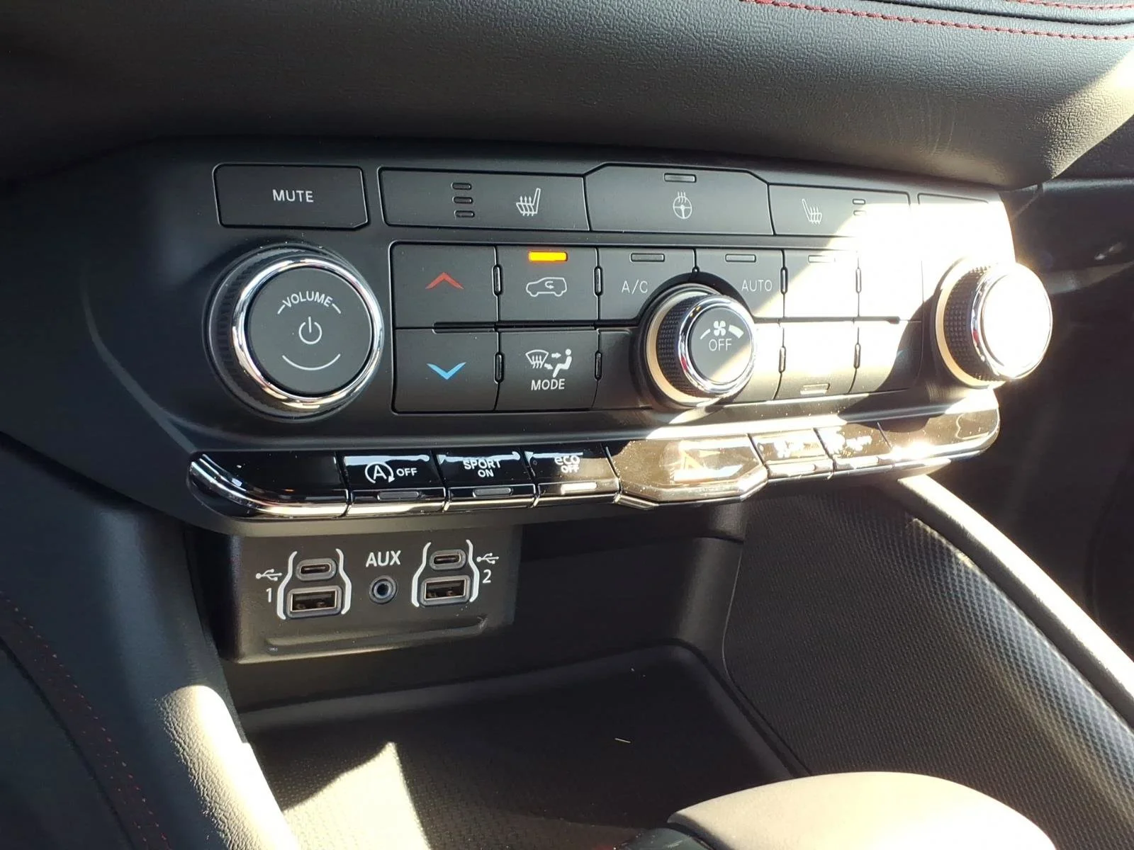 New 2026 Diamond Black Clear-Coat Exterior Paint Dodge GT image 9