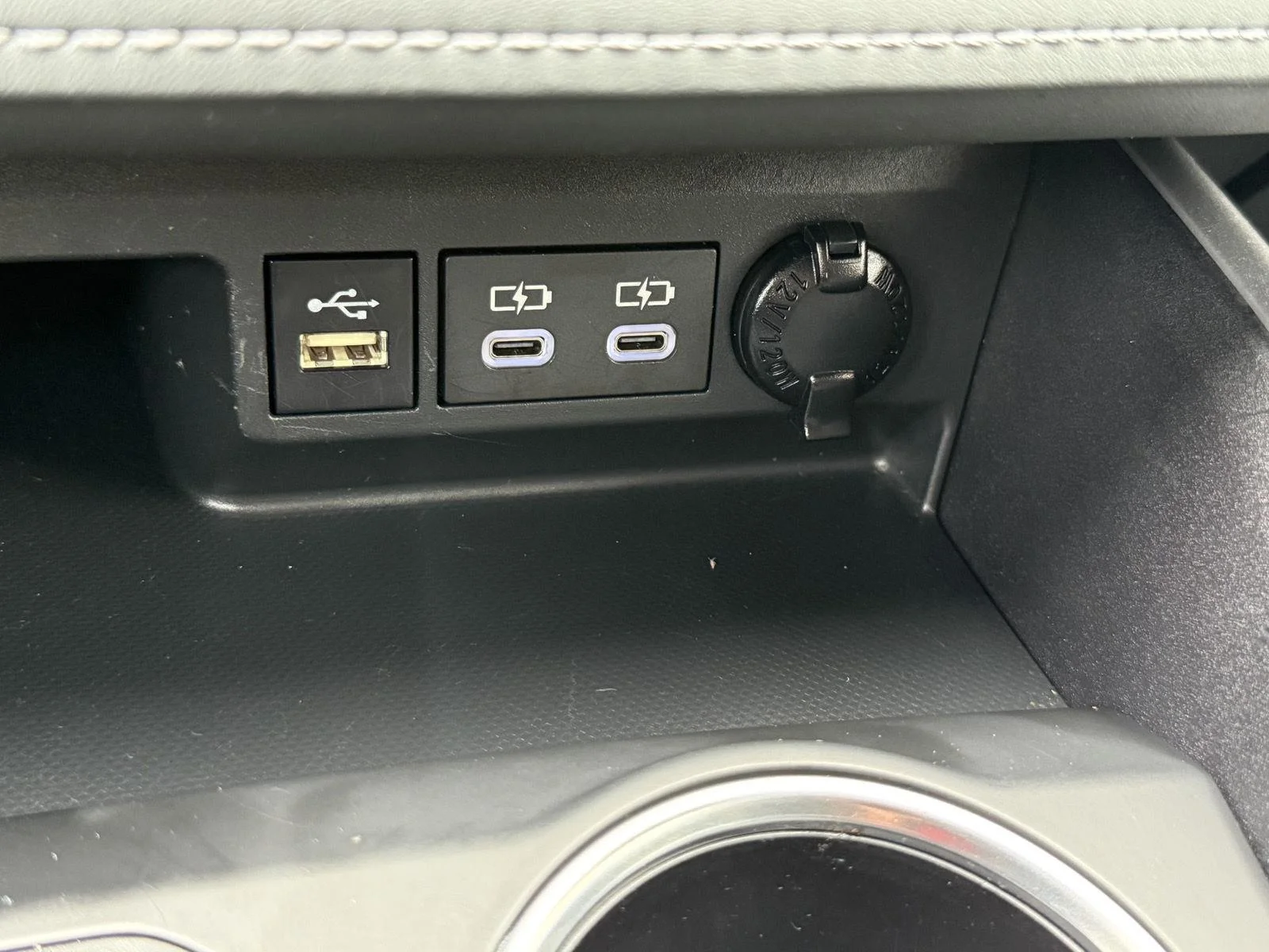 Used 2024 Moon Dust Toyota XLE image 29