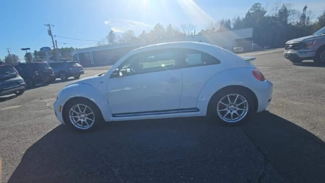 Used 2016 White Volkswagen 2.0T R-Line SEL image 5