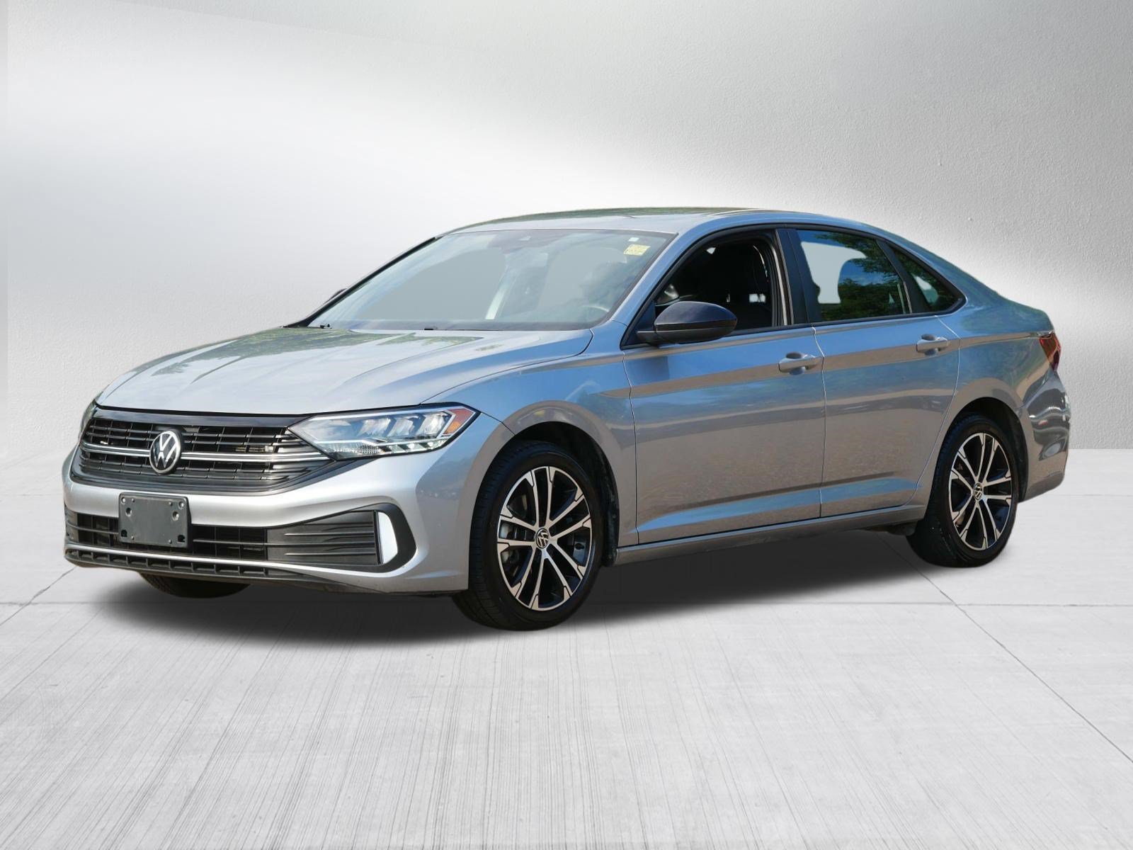 Used 2022 Pyrite Silver Metallic Volkswagen Sport image 3