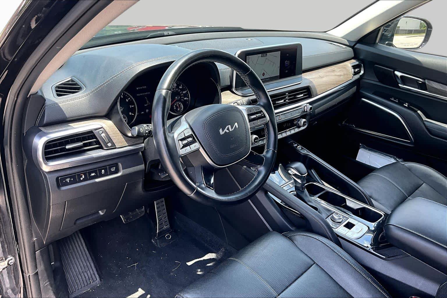 Used 2022 Ebony Black Kia SX image 18