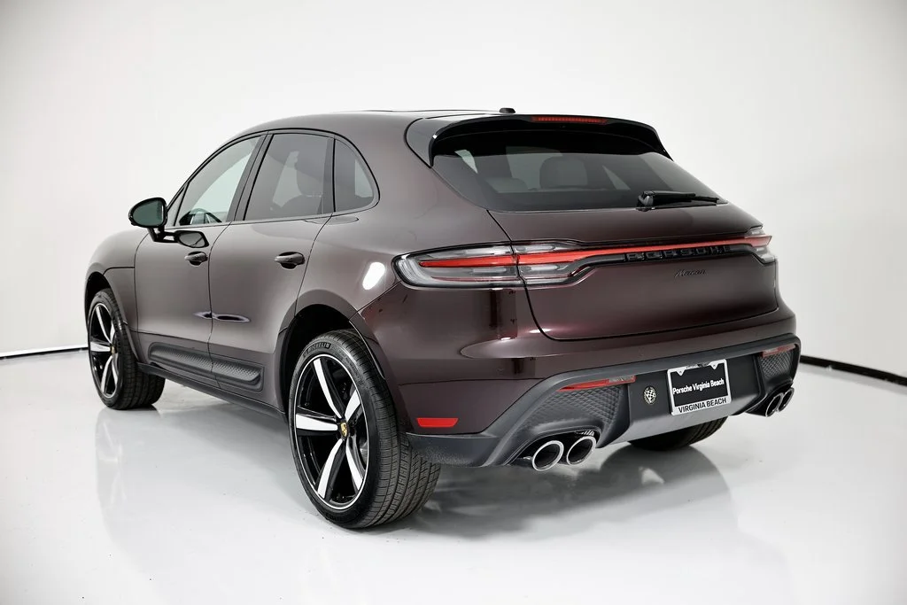 2026 Porsche Macan T - Photo 3