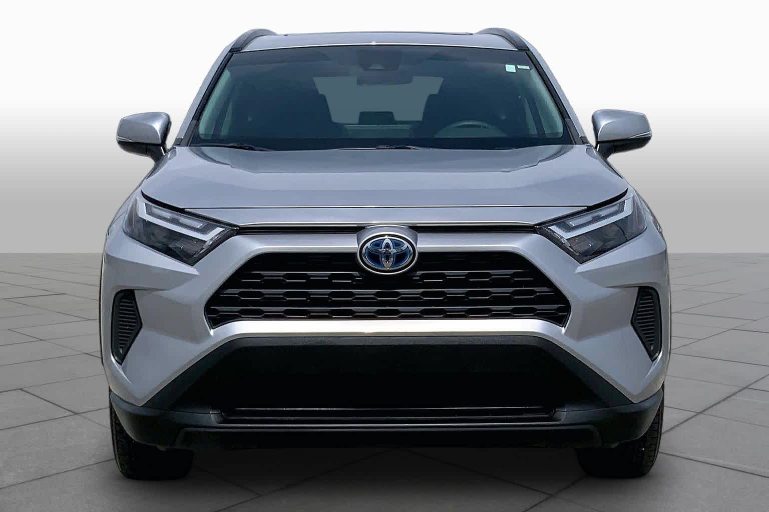 Used 2022 Silver Sky Metallic Toyota Hybrid XLE image 4