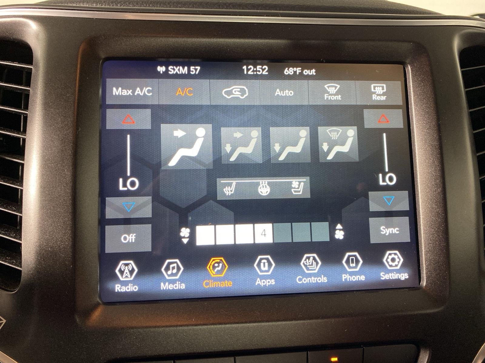 Used 2022 Diamond Black Crystal Pearlcoat Jeep Trailhawk image 18