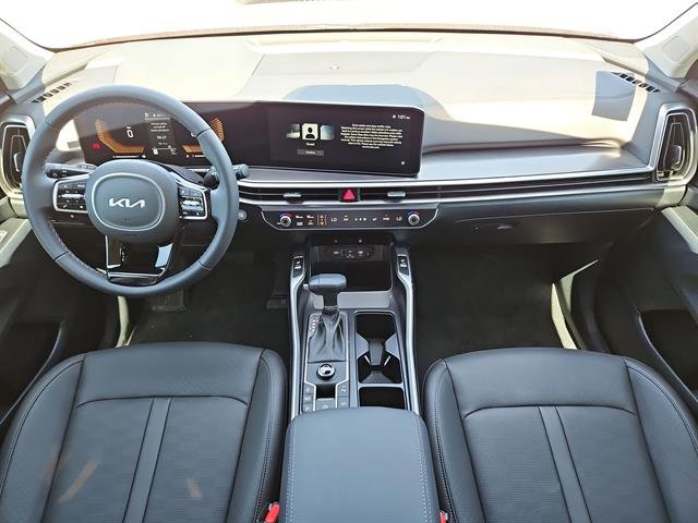 2025 Kia Sorento S - Photo 11