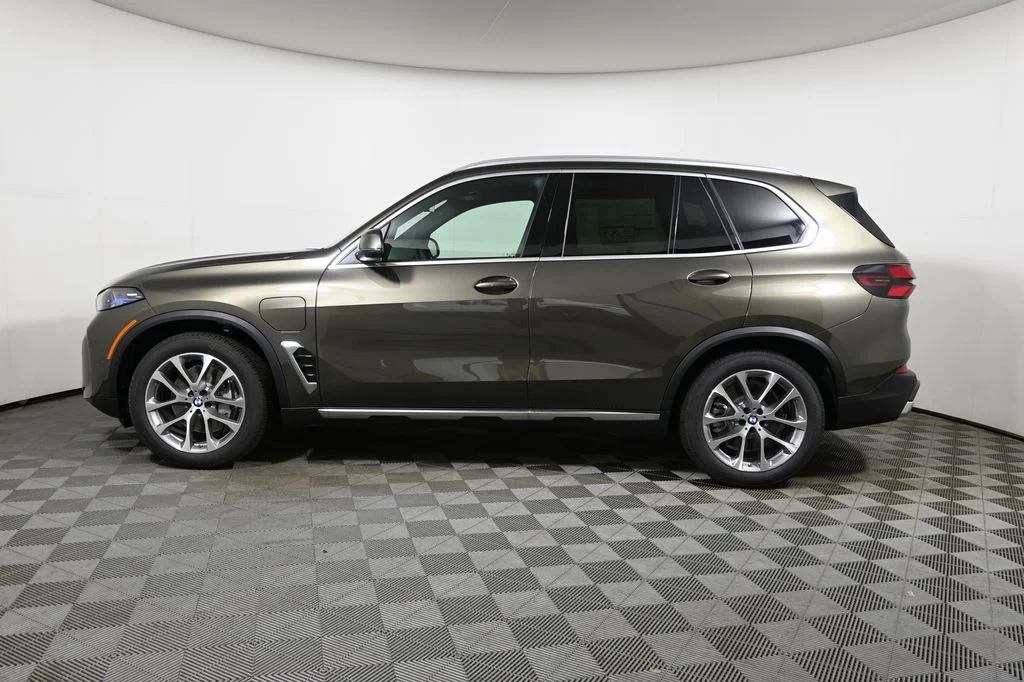 New 2026 Green BMW xDrive50e image 2