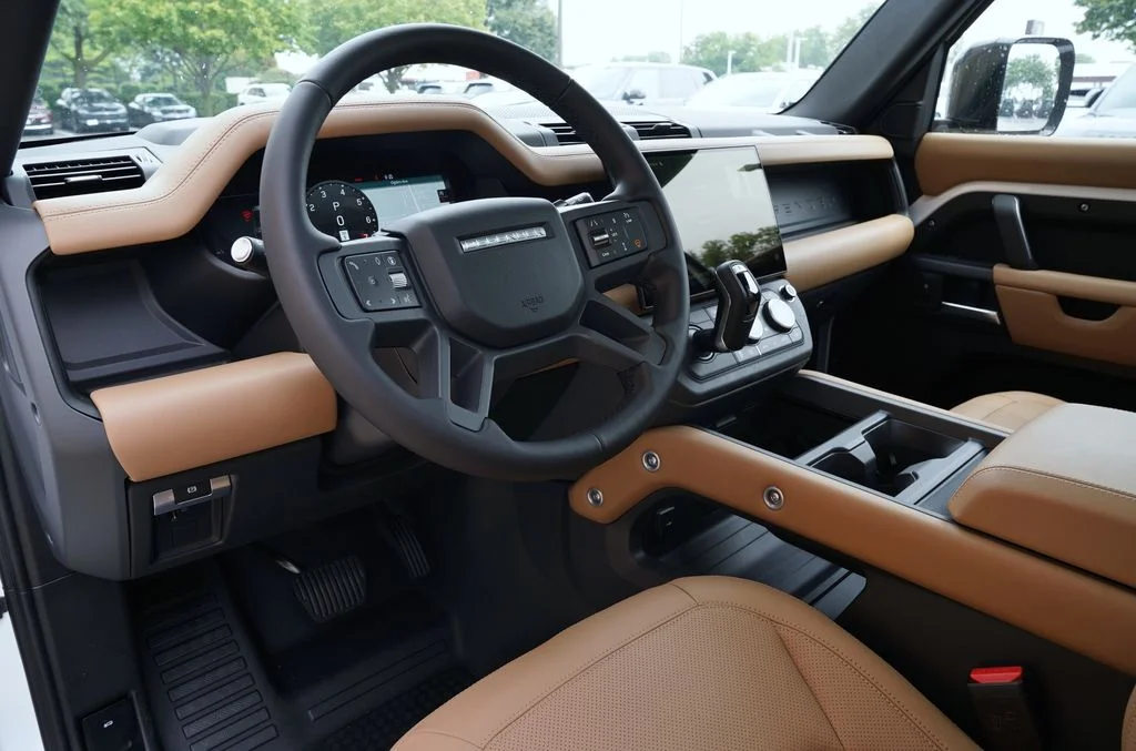 New 2026 Fuji White Land Rover X-Dynamic SE image 14