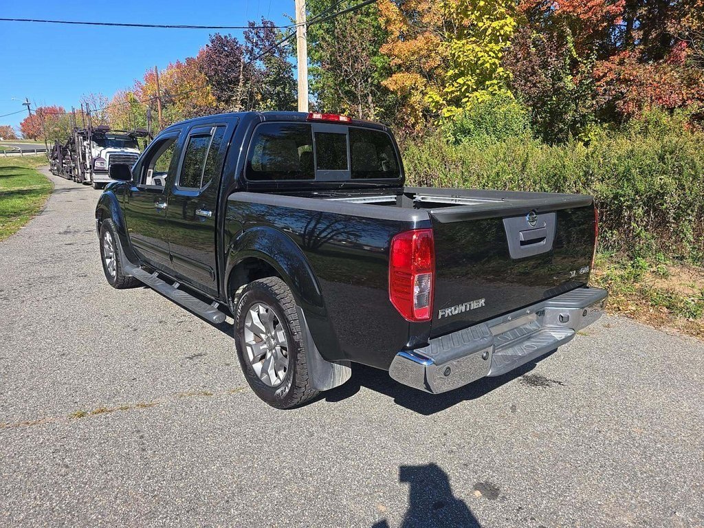 2019 Nissan Frontier SL photo 2