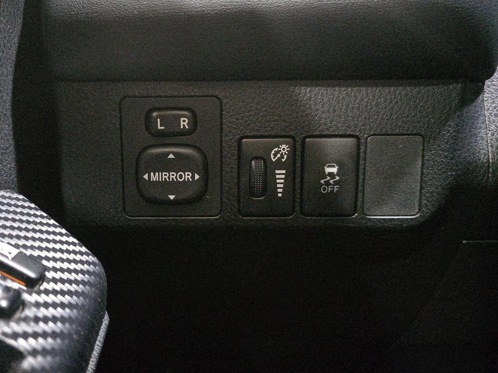 Used 2014 Gray Toyota XLE image 23