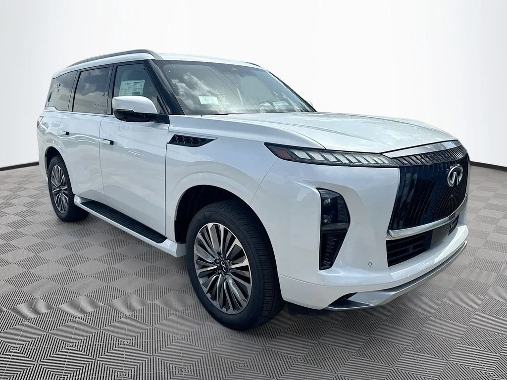 New 2027 RADIANT WHITE INFINITI Luxe 4WD image 3