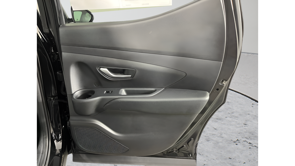 2025 Hyundai Santa Cruz SE - Photo 13