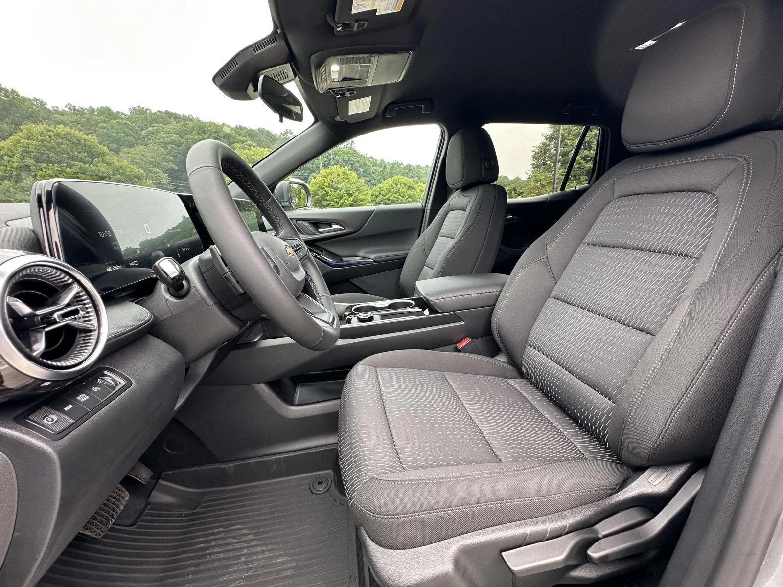 2027 Chevrolet Equinox LT - Photo 9