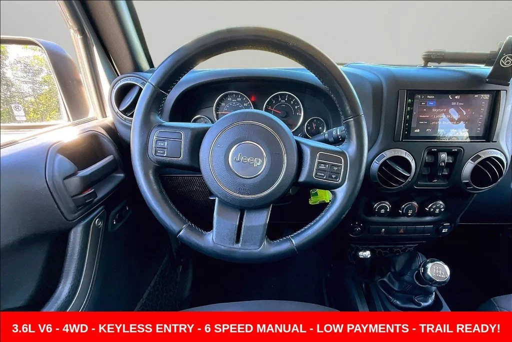 Used 2017 Silver Jeep Unlimited Sport image 8