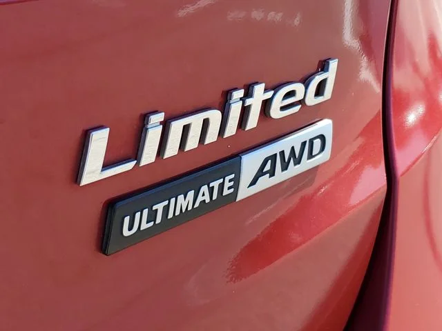 Used 2015 Red Hyundai Limited image 8