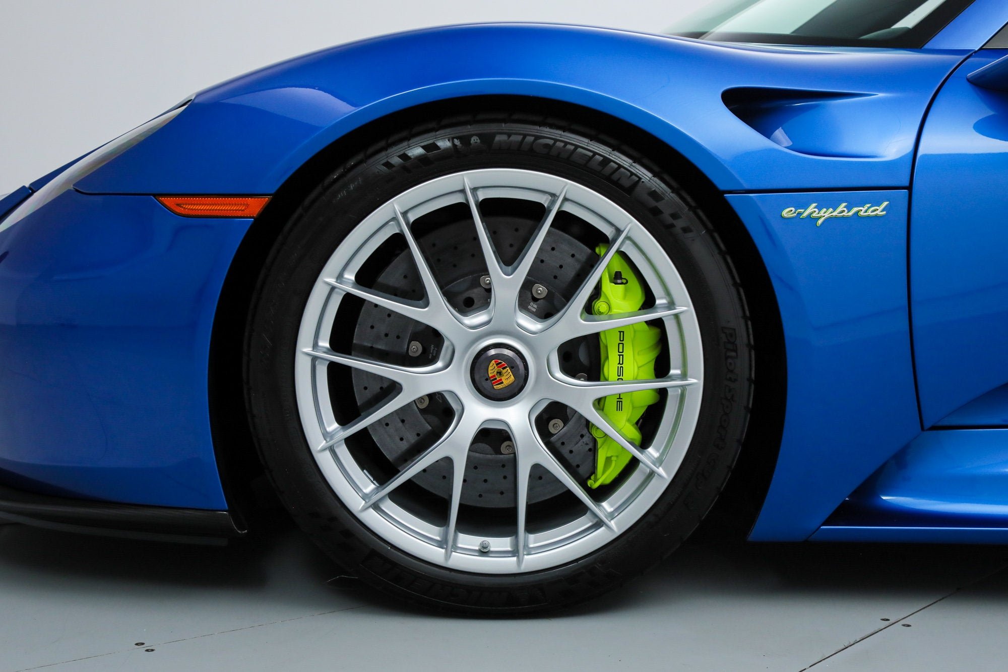 Used 2015 Blue Porsche  image 43