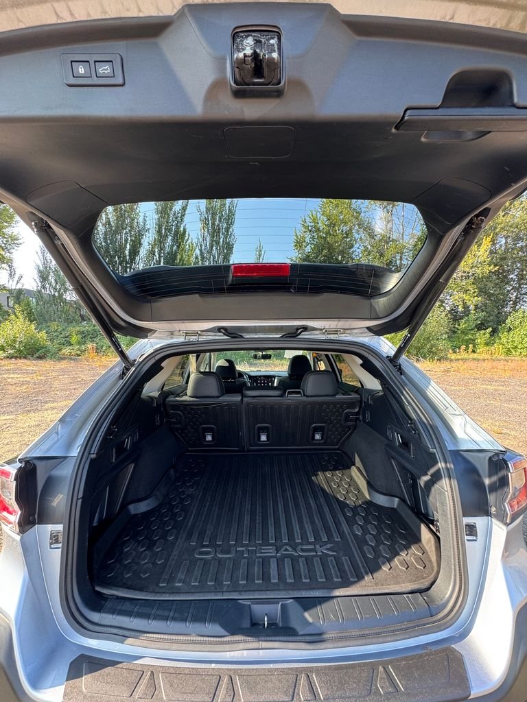 Used 2020 Ice Silver Metallic Subaru Onyx Edition XT image 9