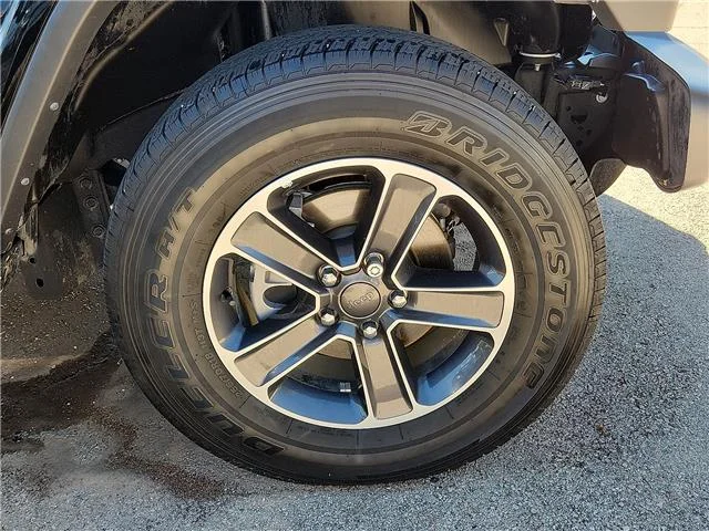 Used 2023 Black Clearcoat Jeep Sahara 4x4 image 5