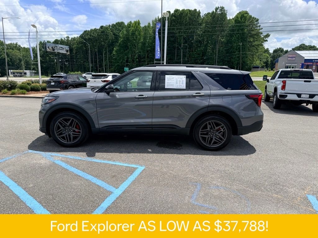 Used 2025 Gray Ford ST-Line image 3