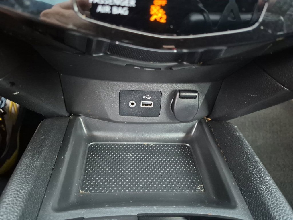 Used 2019 Black Nissan S image 37