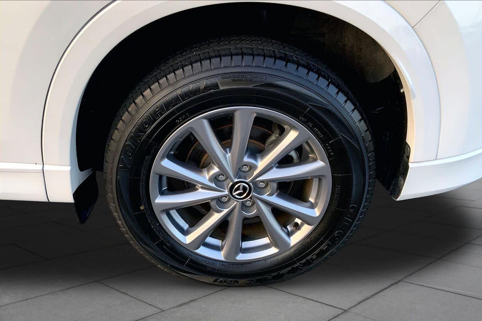 Used 2025 Rhodium White Metallic Mazda 2.5 S Preferred Package image 10