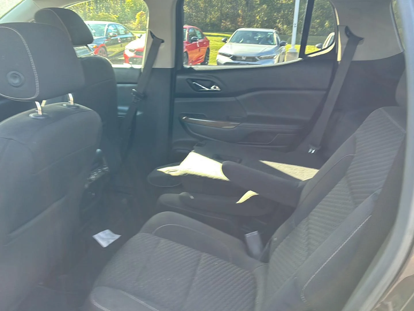 Used 2018 Black Cherry Metallic GMC SLE image 15