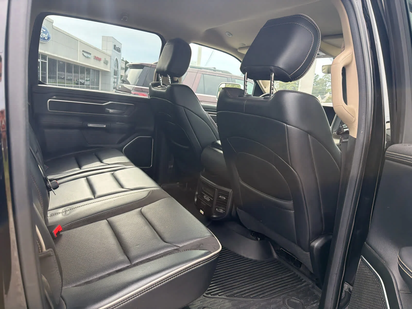 Used 2020 Diamond Black Crystal Pearlcoat Ram Laramie image 22