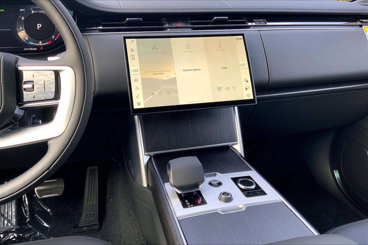 New 2027 Santorini Black Land Rover SE image 6