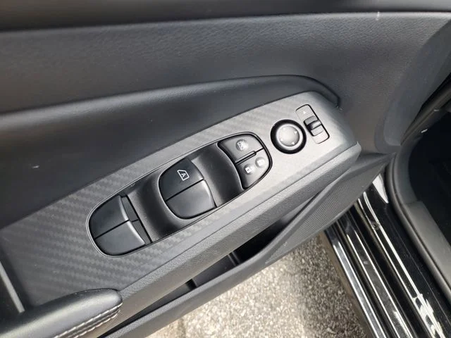 2025 Nissan Altima SV - Photo 25