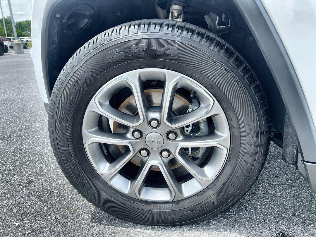 Used 2016 Bright White Clearcoat Jeep Limited image 11