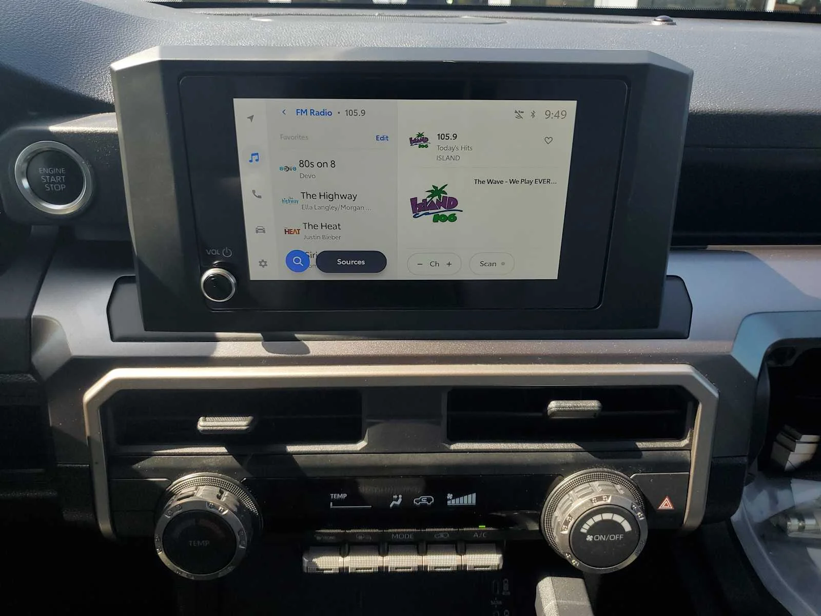 Used 2025  Toyota SR5 image 17
