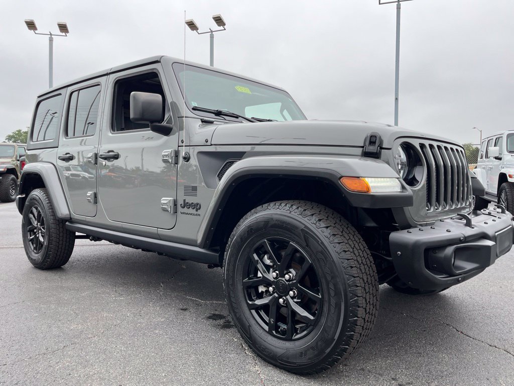 Used 2023 Gray Clearcoat Jeep Freedom Edition image 49