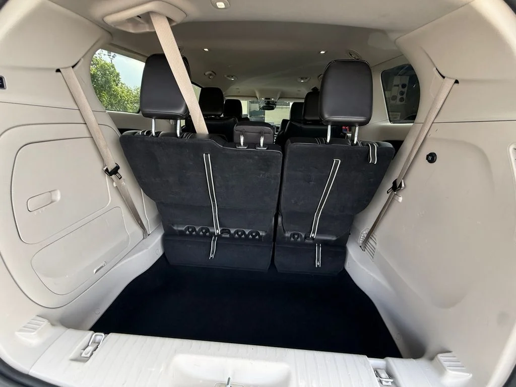 Used 2023 White Chrysler Touring L image 19
