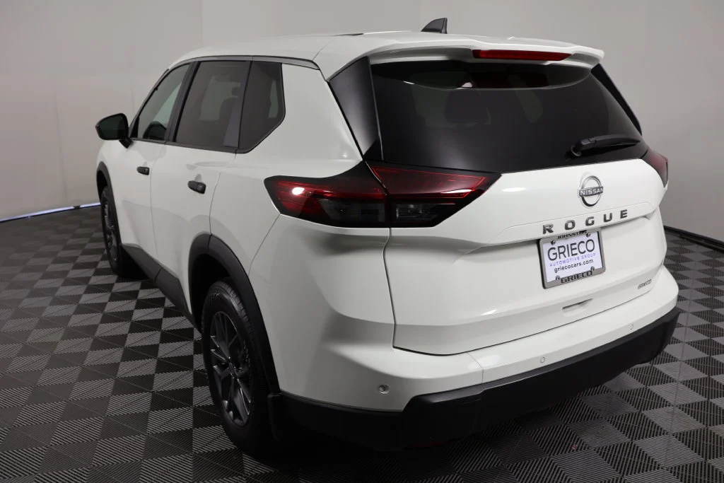 Used 2026 Glacier White Nissan S image 6