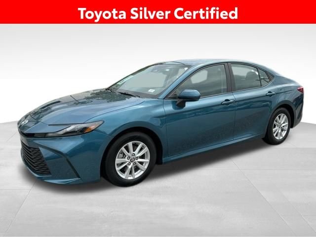Used 2025  Toyota LE image 9