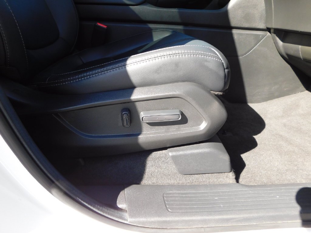 Certified Used 2025 Platinum White Pearl Honda AWD EX-L image 69