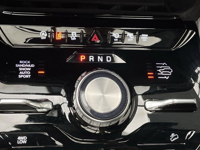 Used 2023 Diamond Black Crystal Pearlcoat Jeep Series III image 28