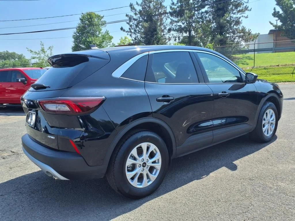 New 2024 Agate Black Metallic Ford Active™ image 6