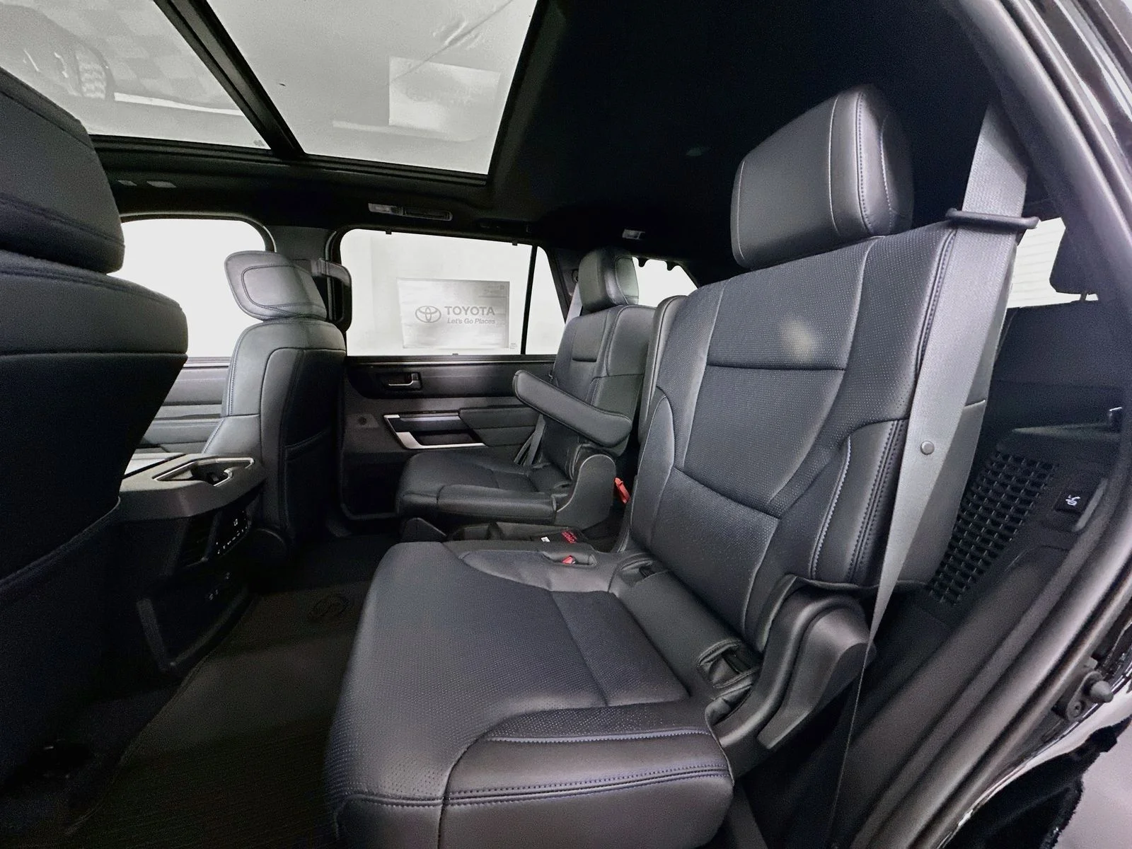 New 2026 Midnight Black Metallic Toyota  Platinum image 26