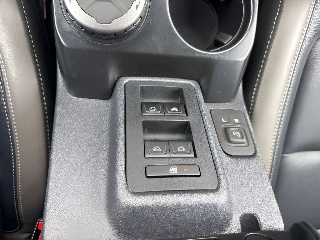 Used 2025 Green Ford Outer Banks image 20