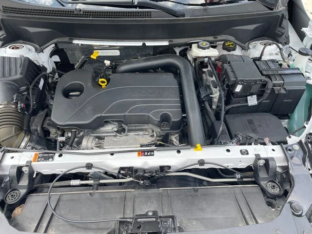 Used 2024 White GMC SLE image 22