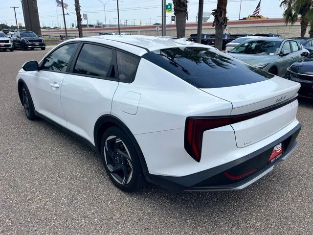 Used 2025 White Kia EX image 4
