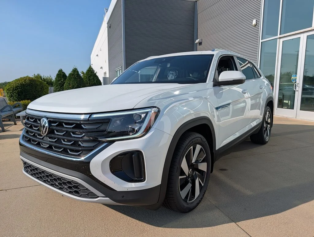 New 2026 White/off-white Volkswagen 2.0T SE w/Technology image 8