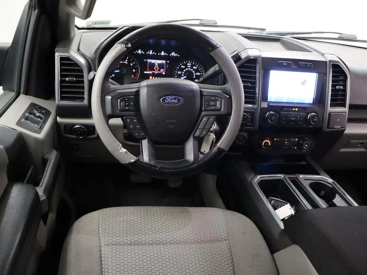 Used 2020 Agate Black Ford XLT Crew Cab image 4