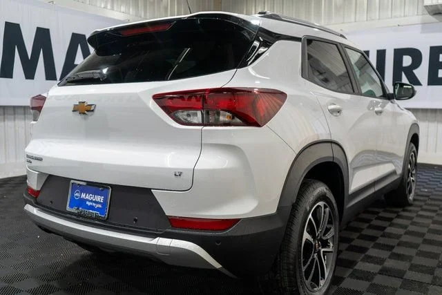 New 2026 Summit White Chevrolet LT image 5